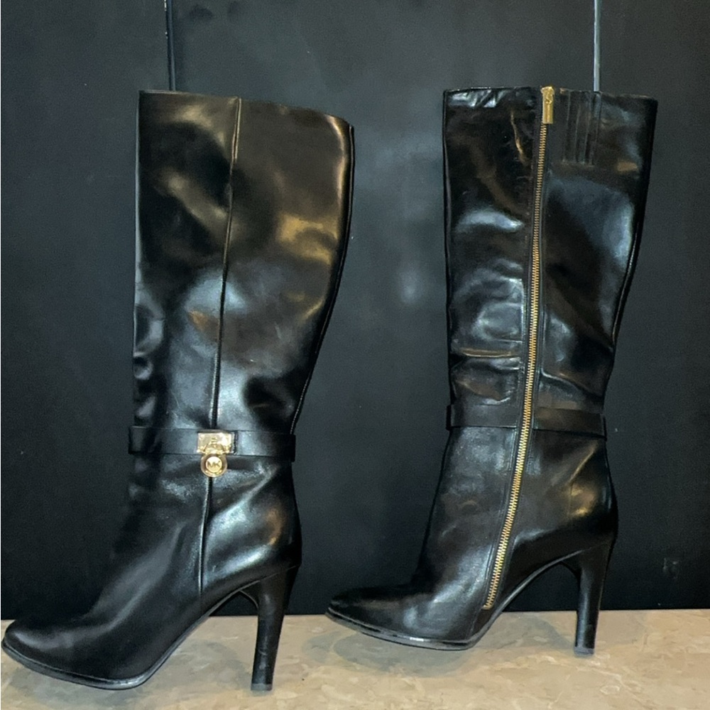 Michael kors tall Boots with gold locket